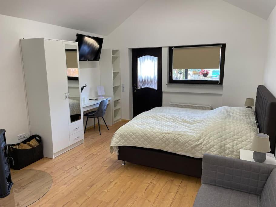 Zur Wied Holiday home Oberlahr